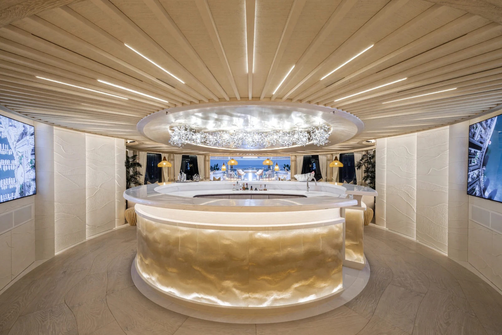 Kismet - photo 12 yacht charter Cannes