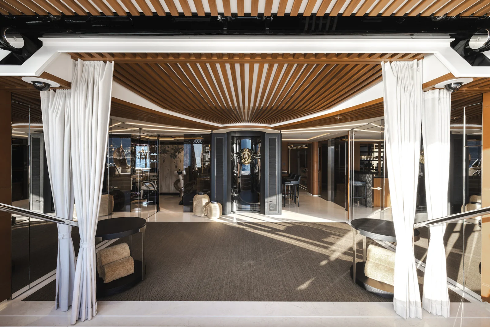 Kismet - photo 23 yacht charter Cannes