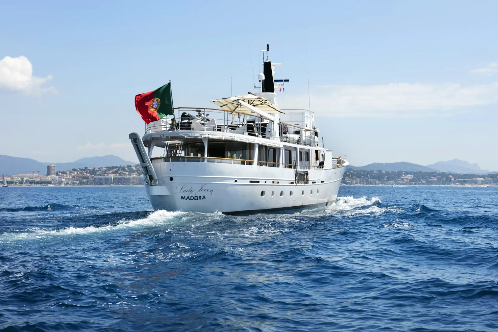 LADY JERSEY - photo 3 yacht charter Cannes