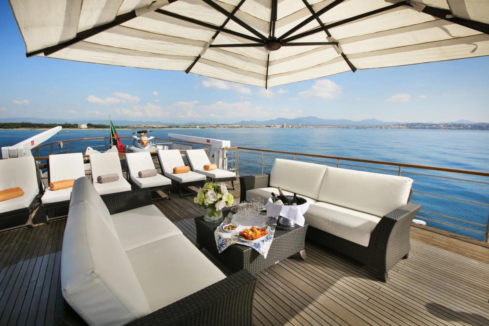 LADY JERSEY - photo 5 yacht charter Cannes