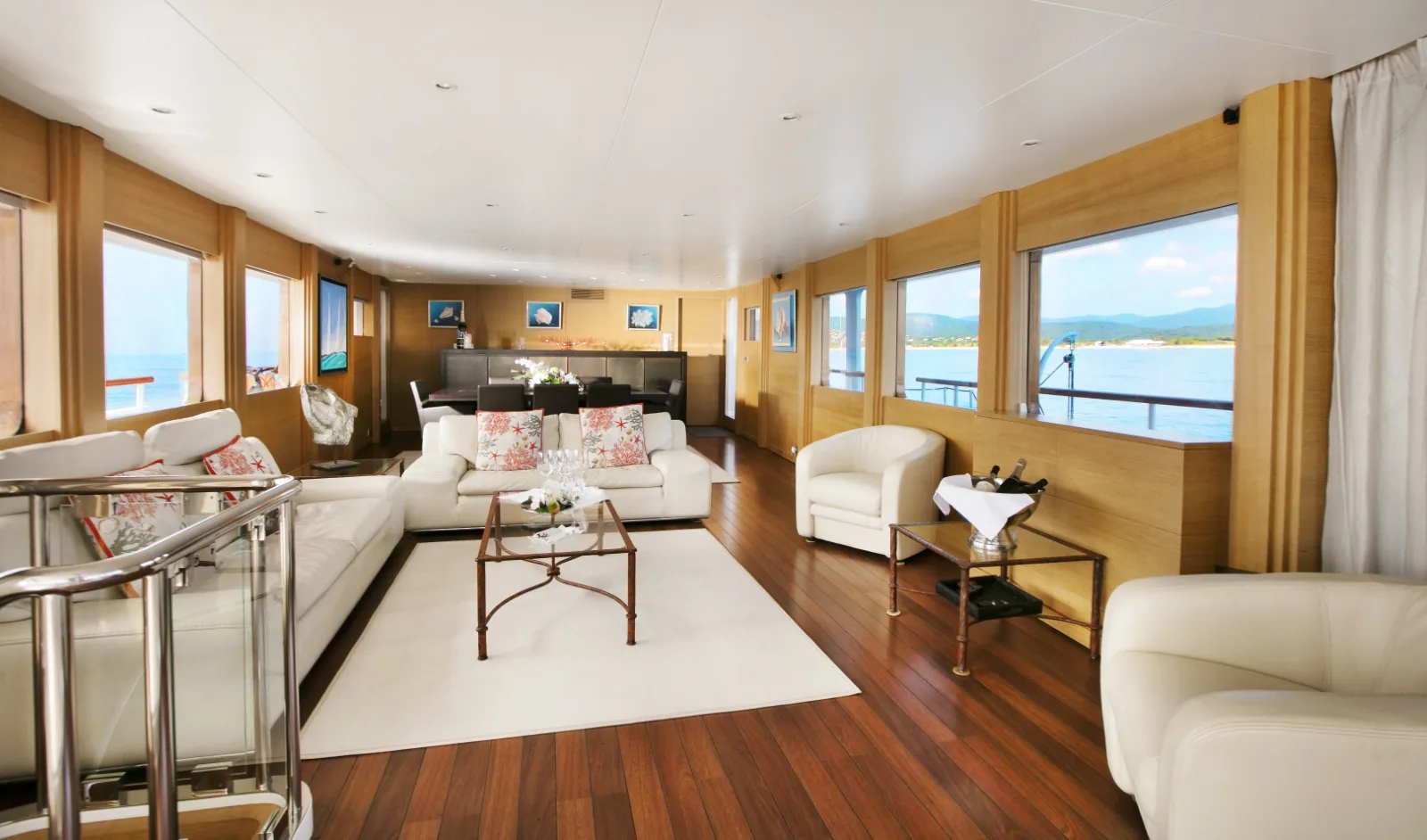 LADY JERSEY - photo 13 yacht charter Cannes