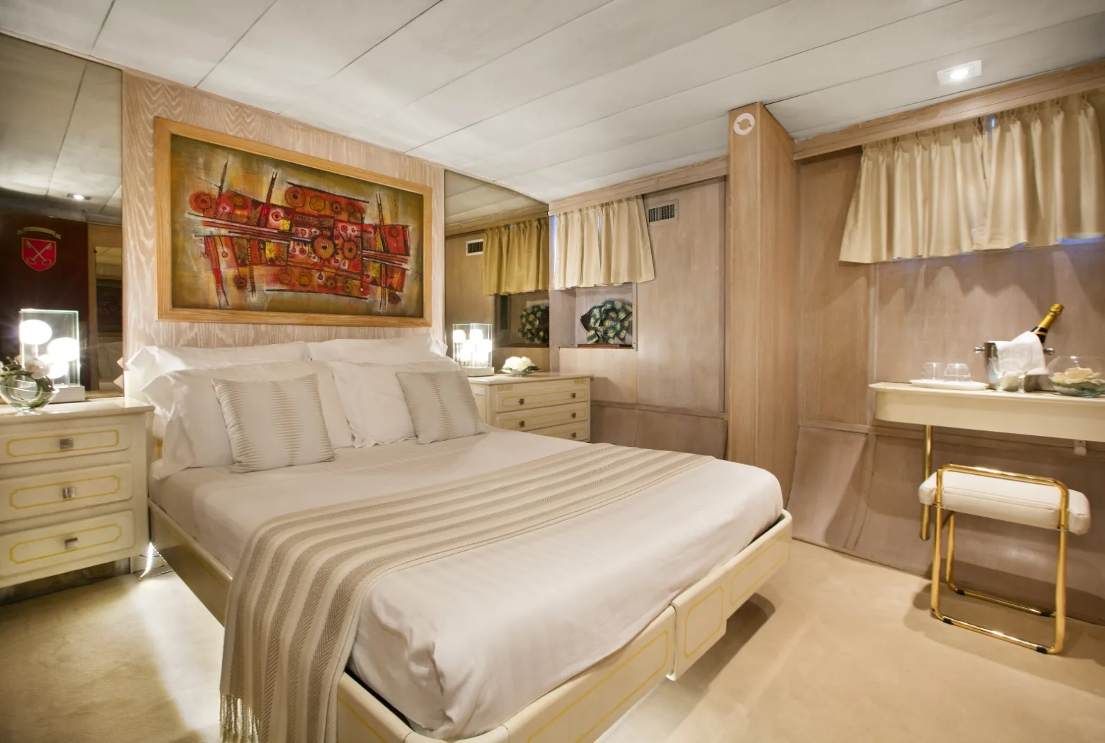 LADY JERSEY - photo 19 yacht charter Cannes