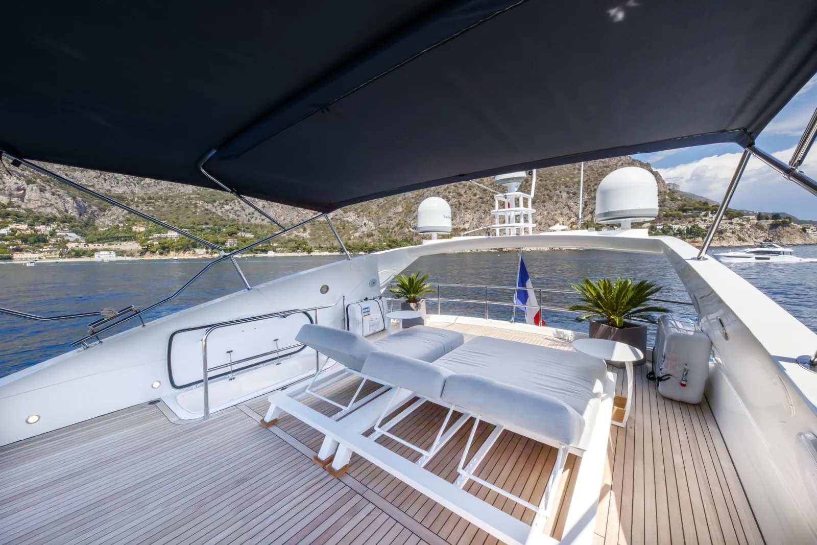 LADY YOUSRA - photo 6 yacht charter Cannes