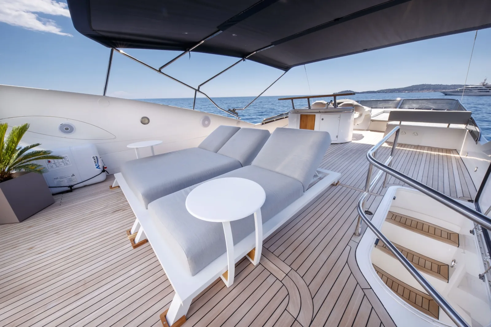 LADY YOUSRA - photo 7 yacht charter Cannes