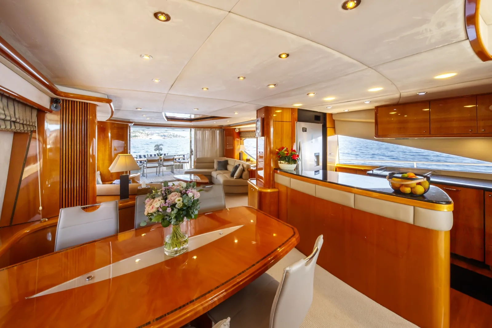 LADY YOUSRA - photo 18 yacht charter Cannes