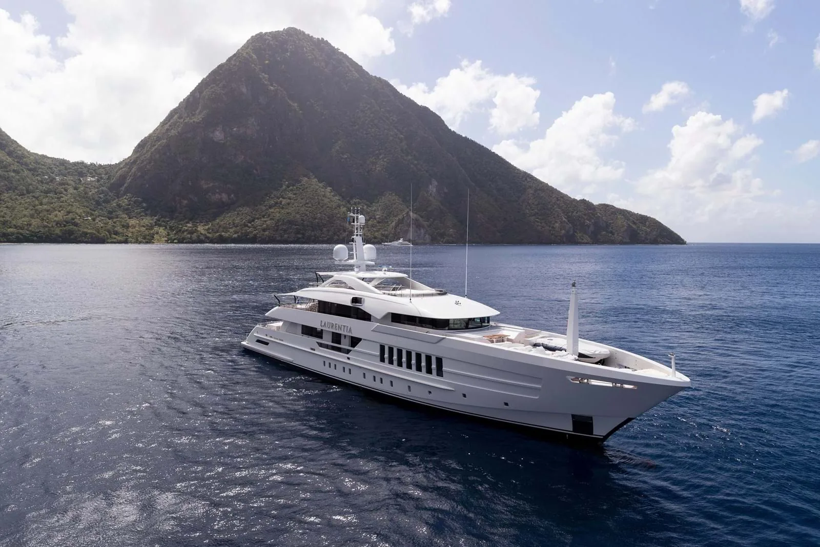 LAURENTIA - photo 8 yacht charter Cannes