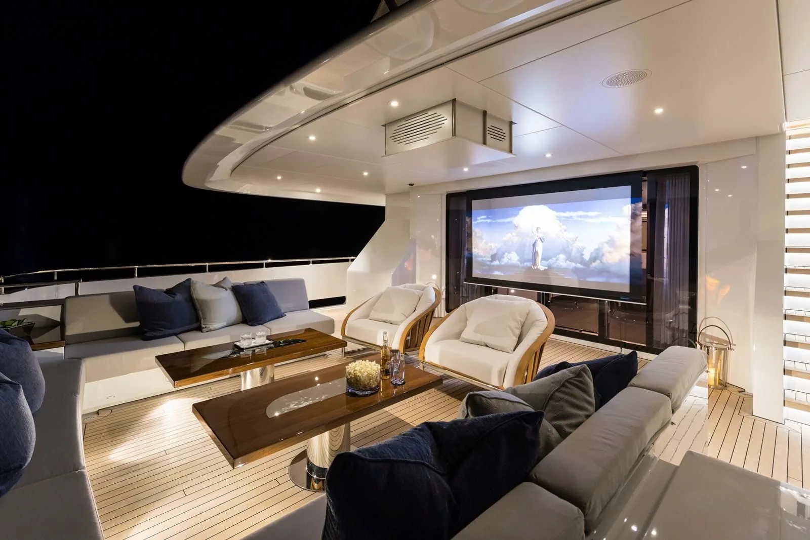 LAURENTIA - photo 17 yacht charter Cannes