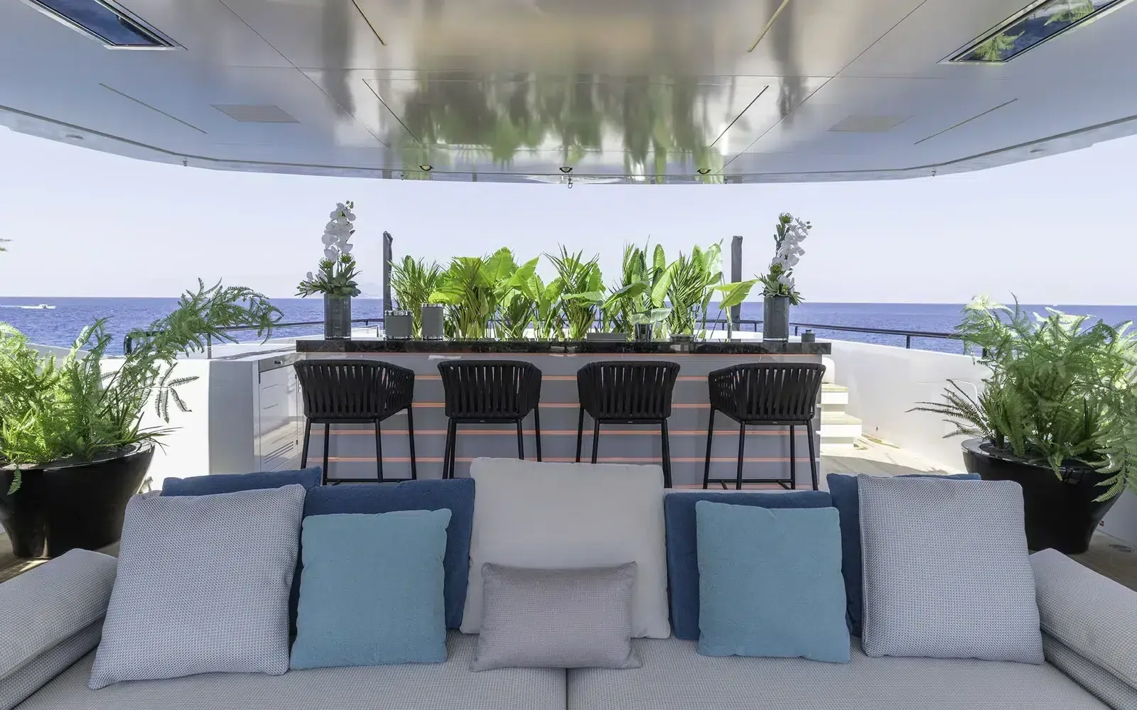 LEL - photo 8 yacht charter Cannes