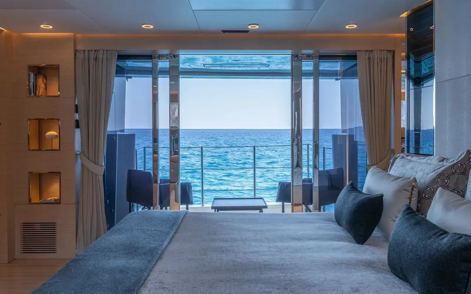 LEL - photo 19 yacht charter Cannes