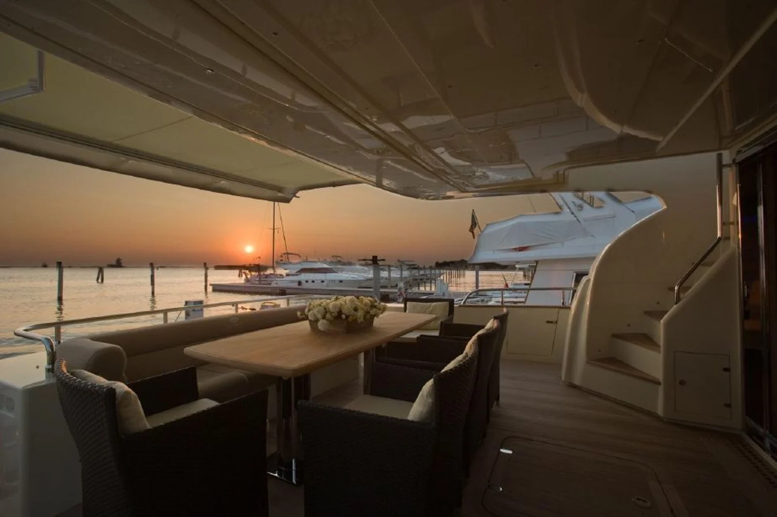 Leonard 74 - photo 6 yacht charter Cannes