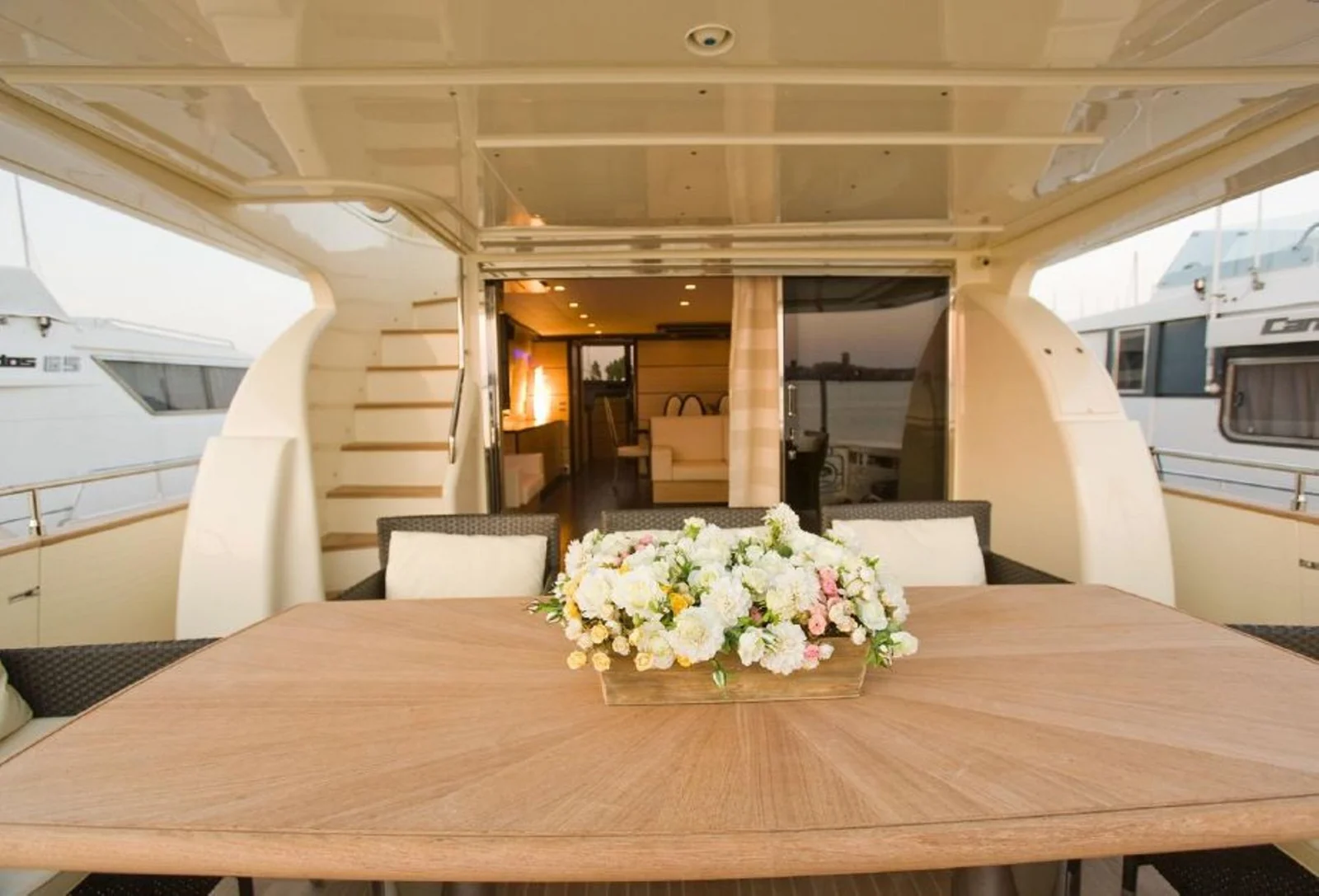 Leonard 74 - photo 10 yacht charter Cannes