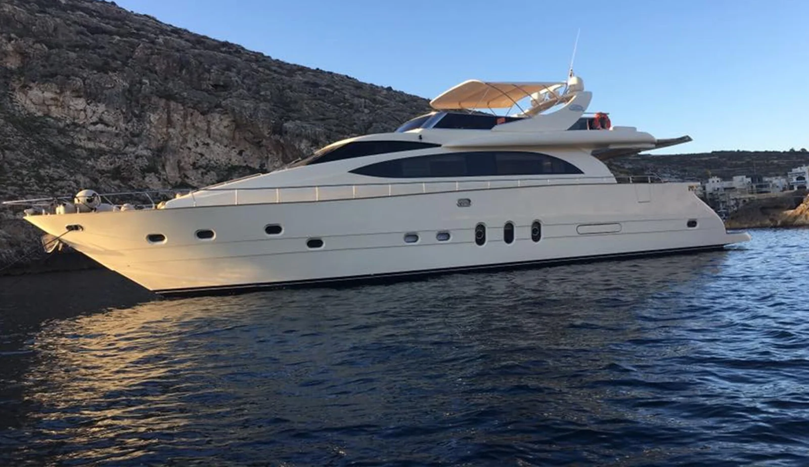 Leonard 74 - photo 12 yacht charter Cannes