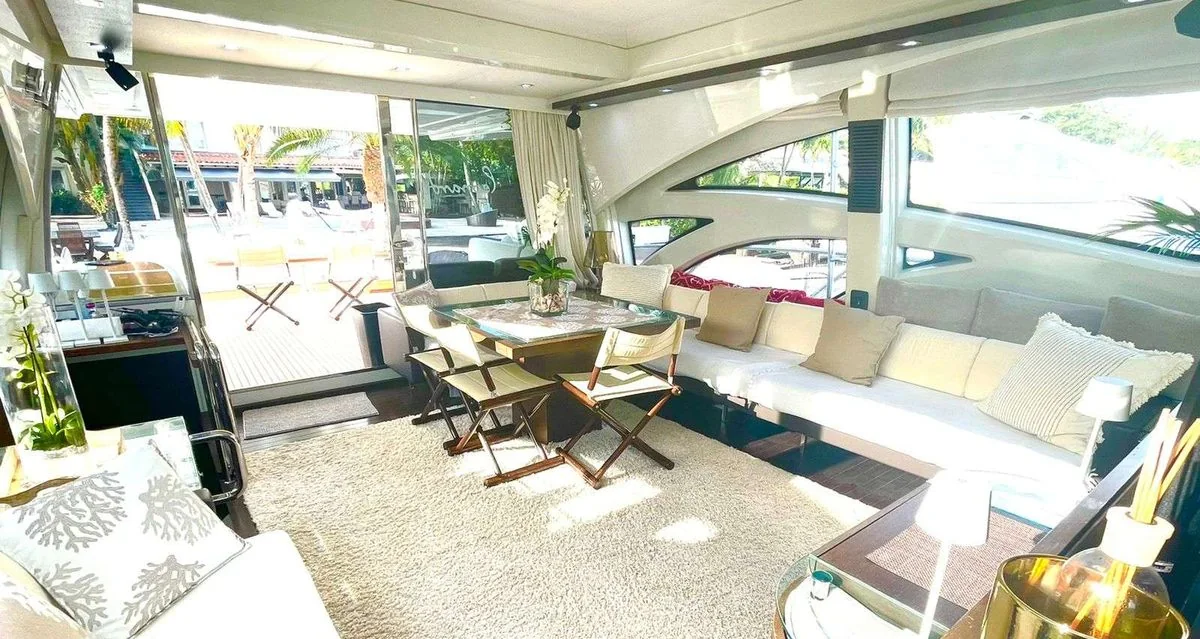 Leonardo - photo 5 yacht charter Miami