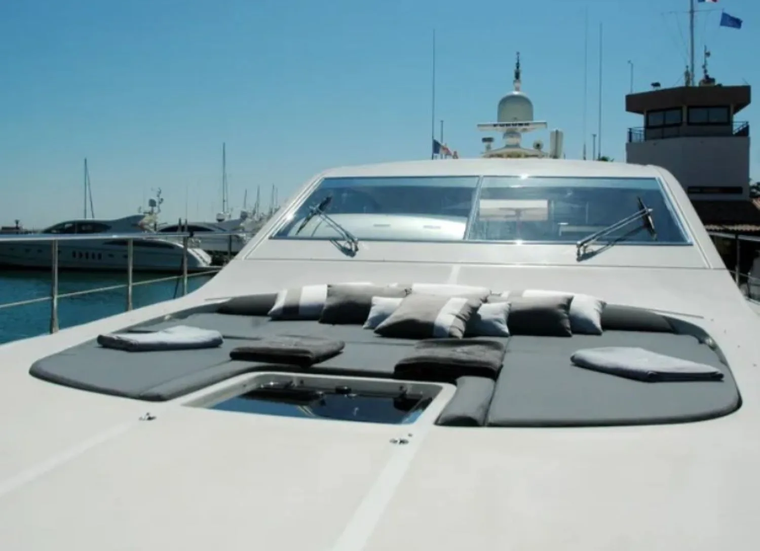 LEOPARD 24 - photo 7 yacht charter Cannes
