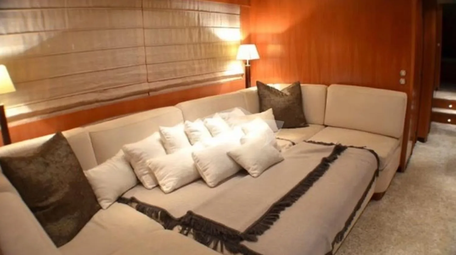 LEOPARD 24 - photo 14 yacht charter Cannes