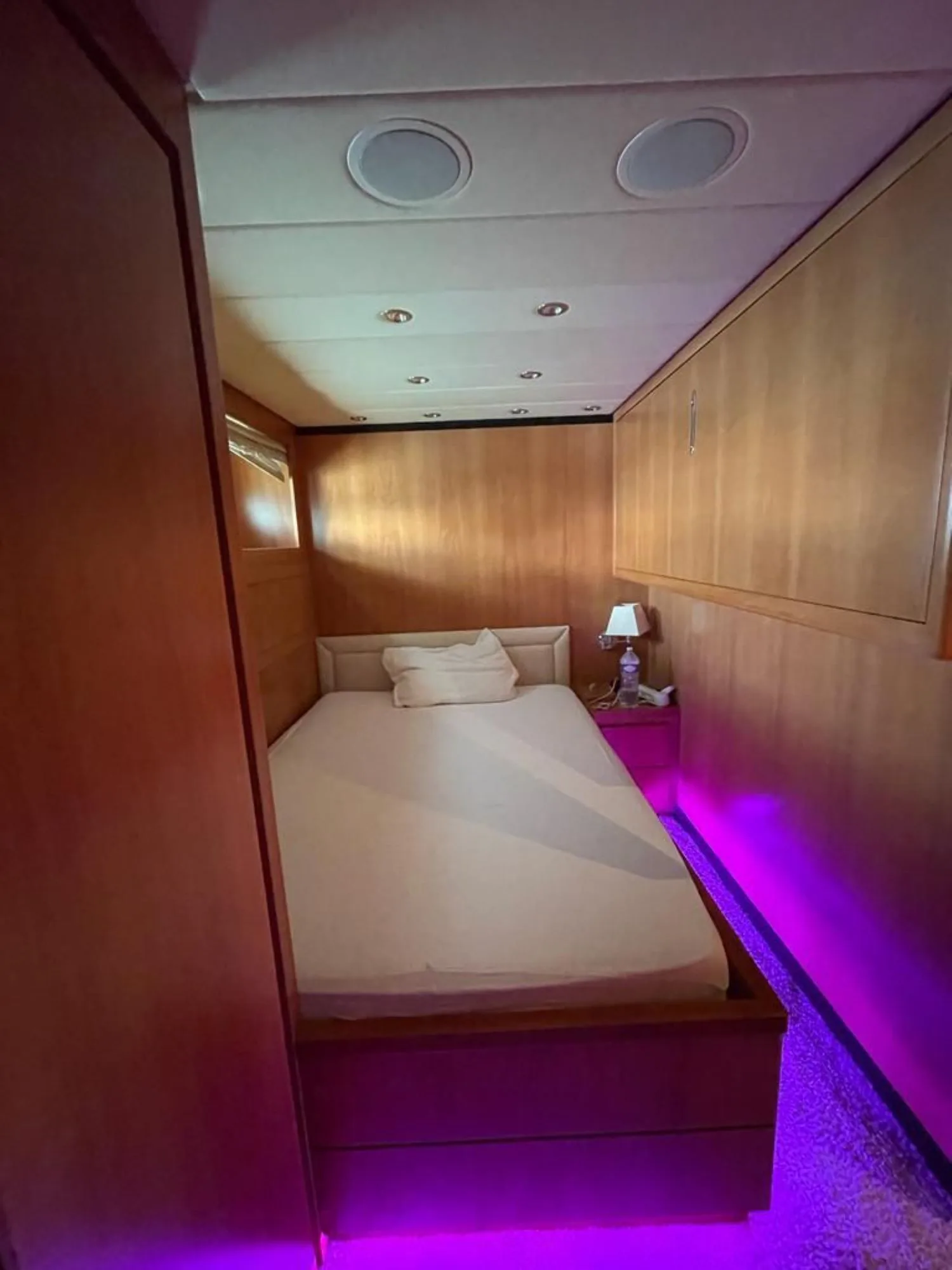 LEOPARD 24 - photo 16 yacht charter Cannes