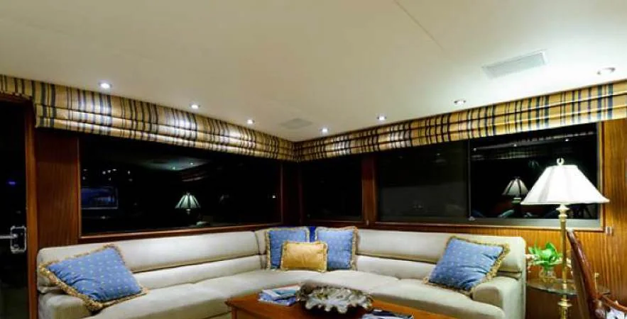 Lifter - photo 2 yacht charter Miami