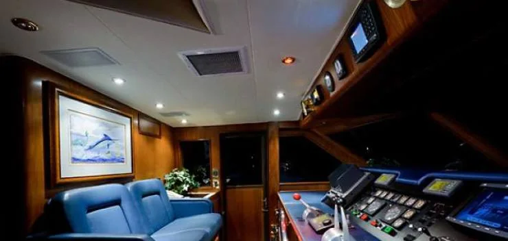 Lifter - photo 6 yacht charter Miami