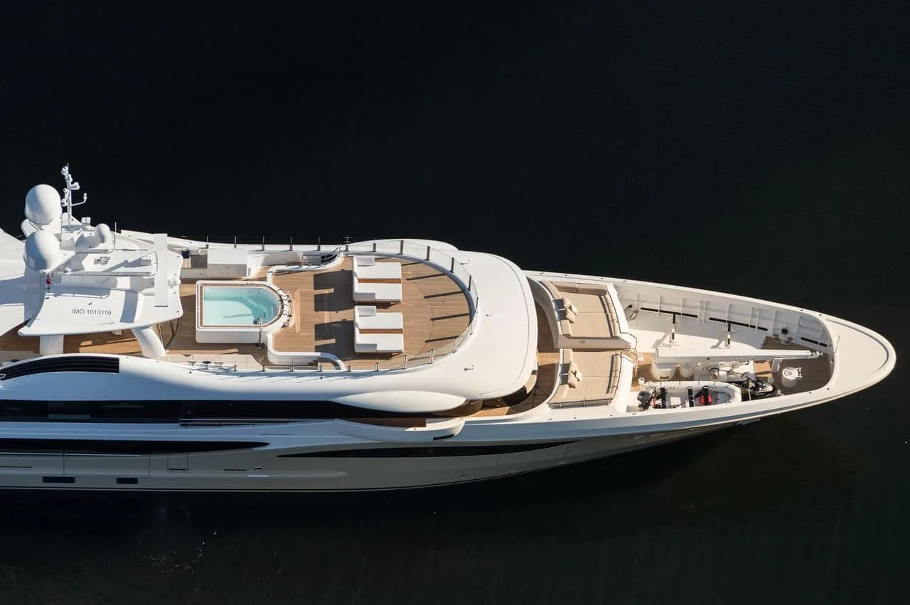 LILI - photo 4 yacht charter Cannes
