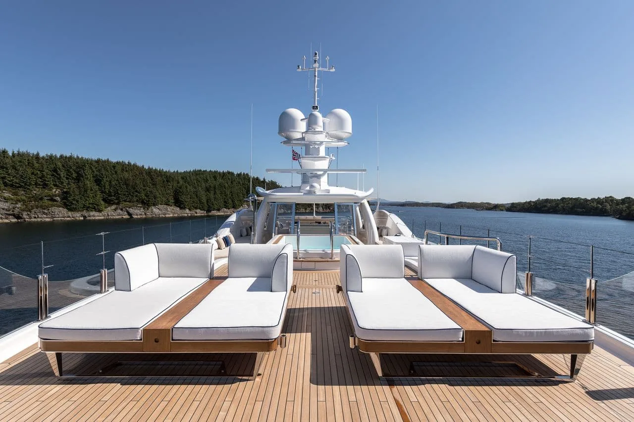 LILI - photo 6 yacht charter Cannes