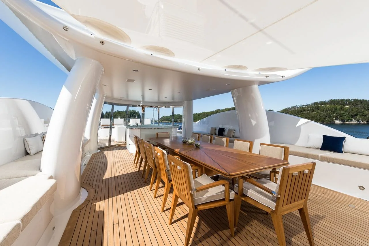 LILI - photo 7 yacht charter Cannes