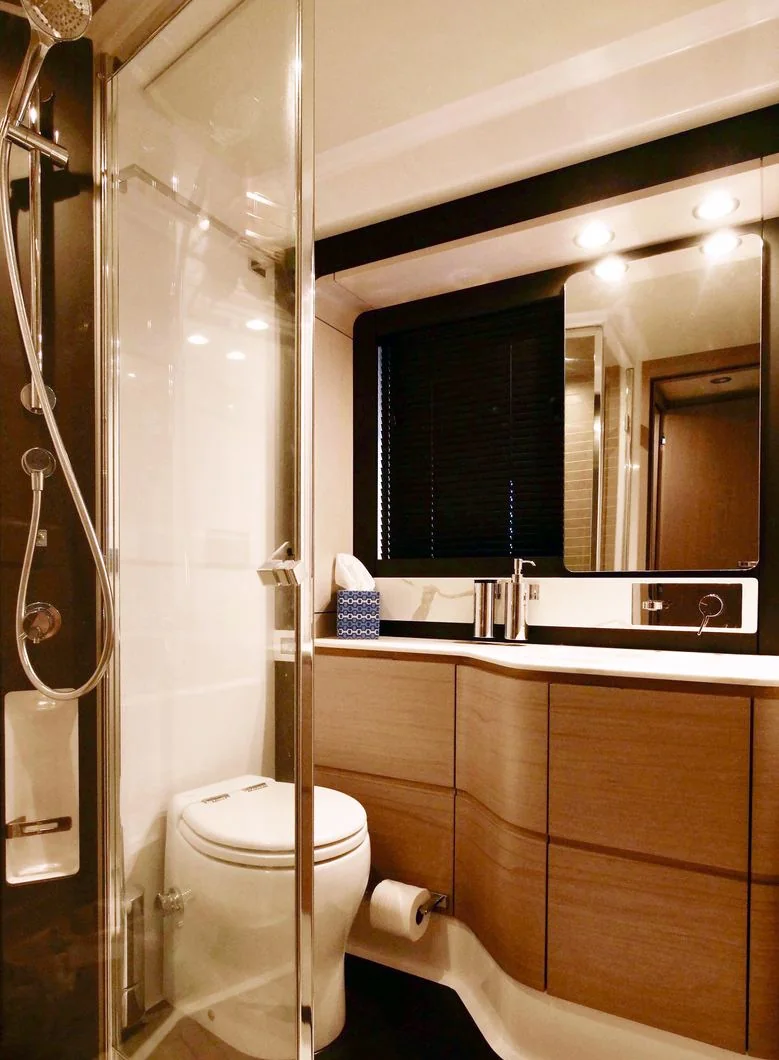 Liquid Asset - photo 9 yacht charter Miami