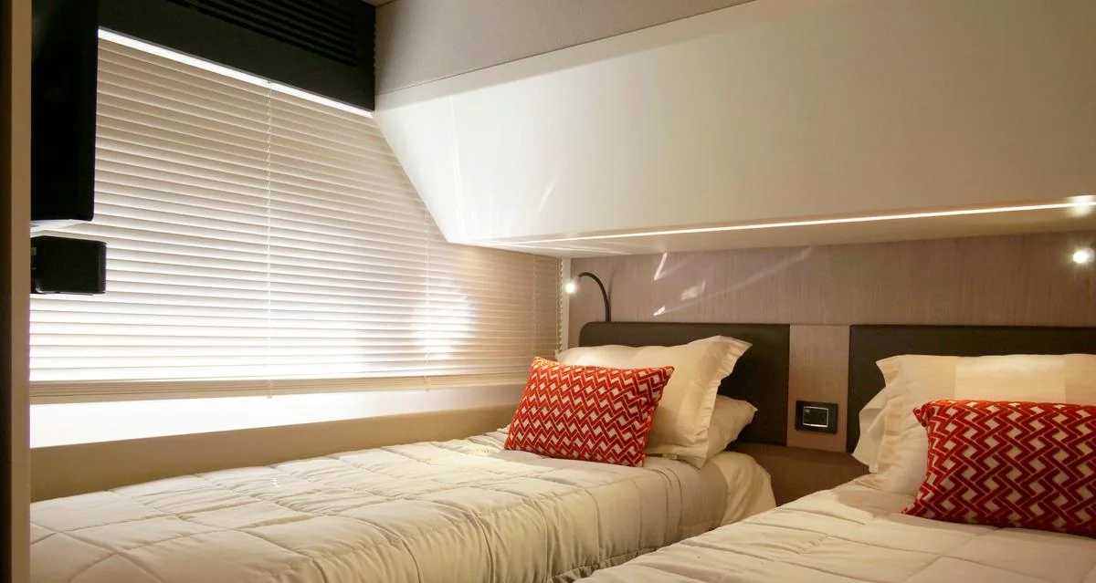 Liquid Asset - photo 10 yacht charter Miami