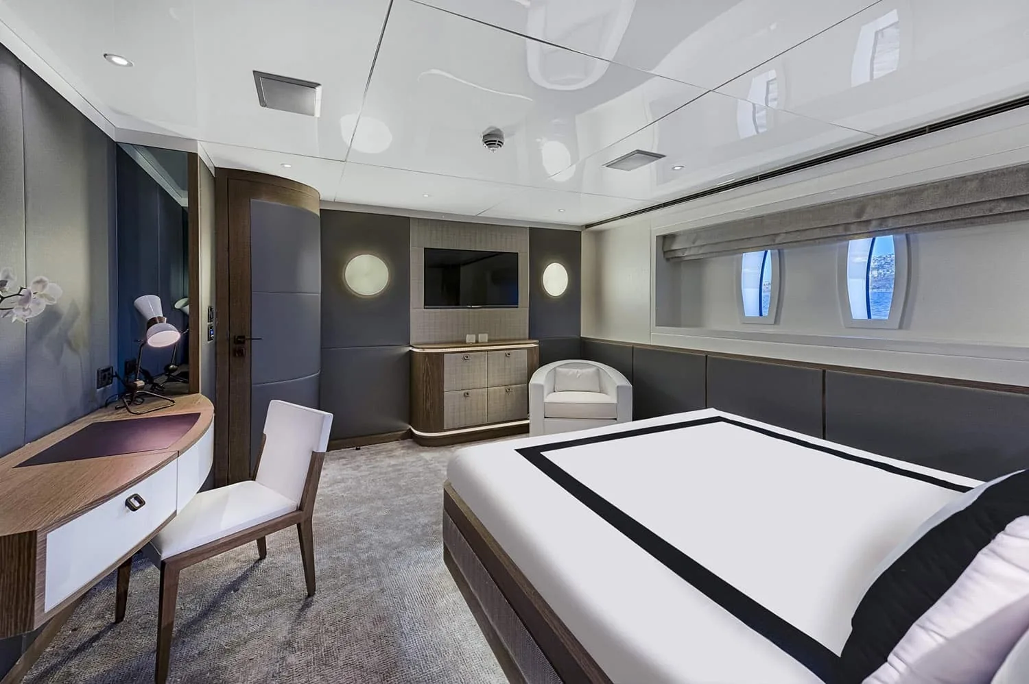 LIQUID SKY - photo 16 yacht charter Cannes