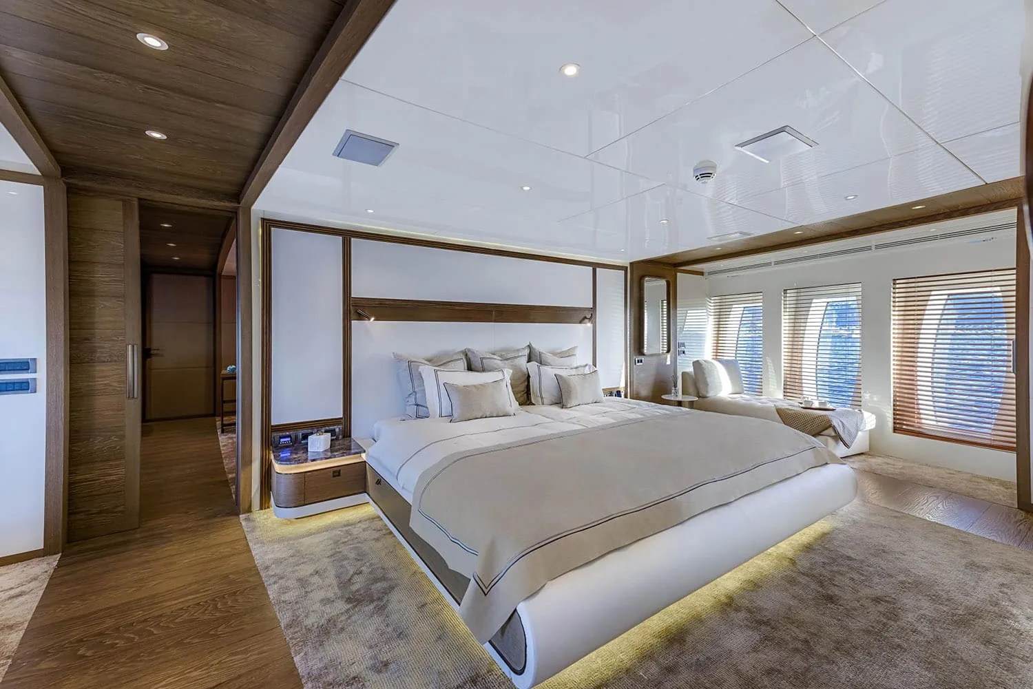 LIQUID SKY - photo 19 yacht charter Cannes