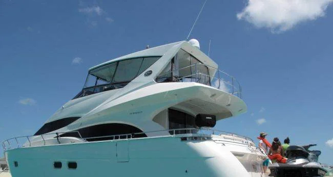 Little Castle - photo 1 yacht charter Miami