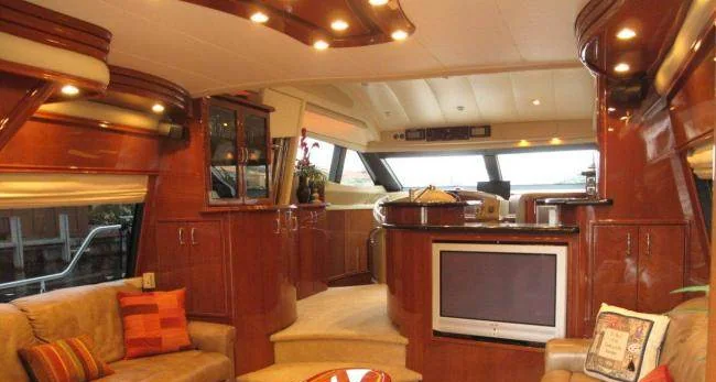 Little Castle - photo 7 yacht charter Miami