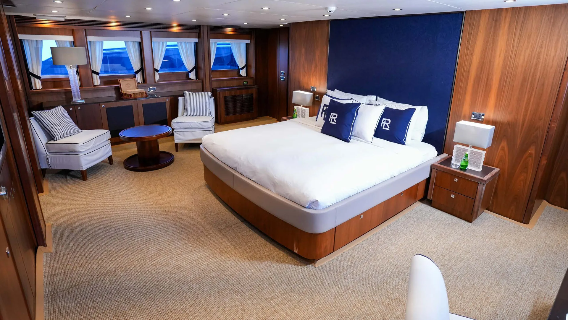 Lucien - photo 14 yacht charter Cannes