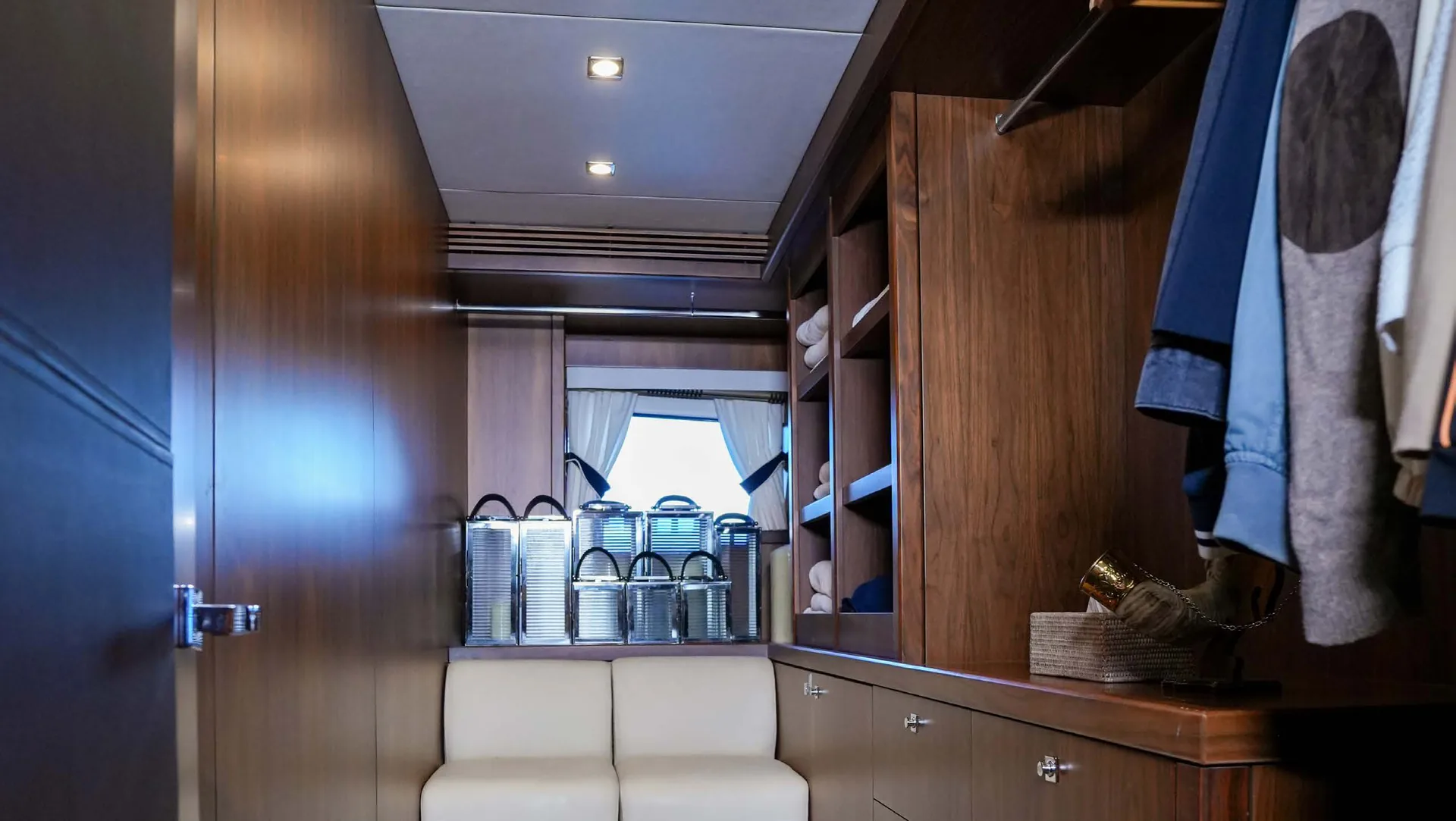 Lucien - photo 17 yacht charter Cannes