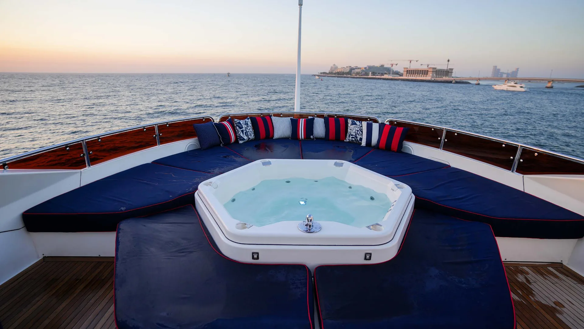 Lucien - photo 43 yacht charter Cannes