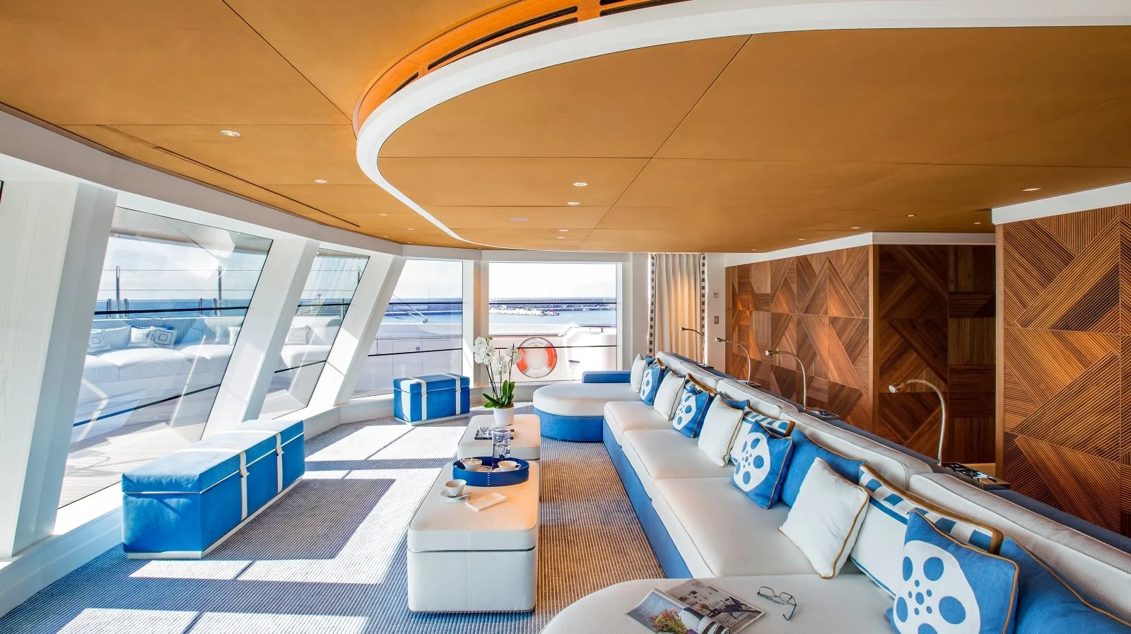 MADSUMMER - photo 12 yacht charter Cannes