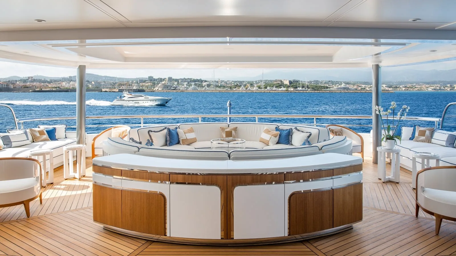 MADSUMMER - photo 15 yacht charter Cannes
