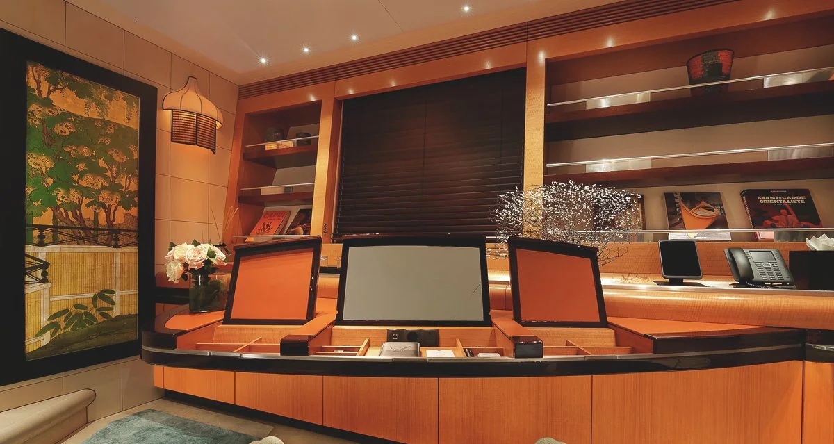 Maltese Falcon - photo 15 yacht charter Miami