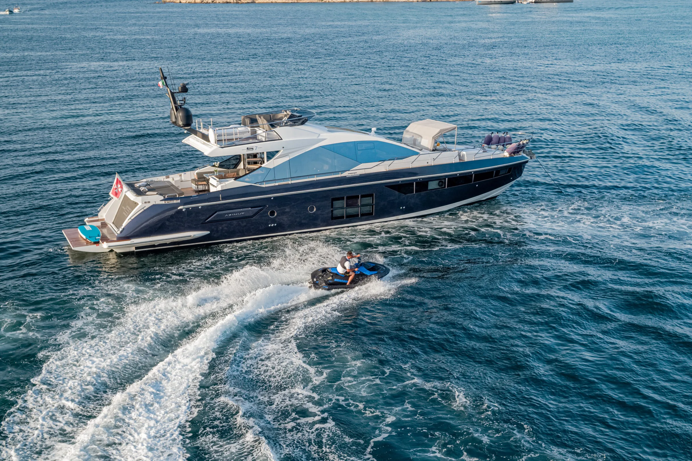 MANARA I - photo 2 yacht charter Cannes