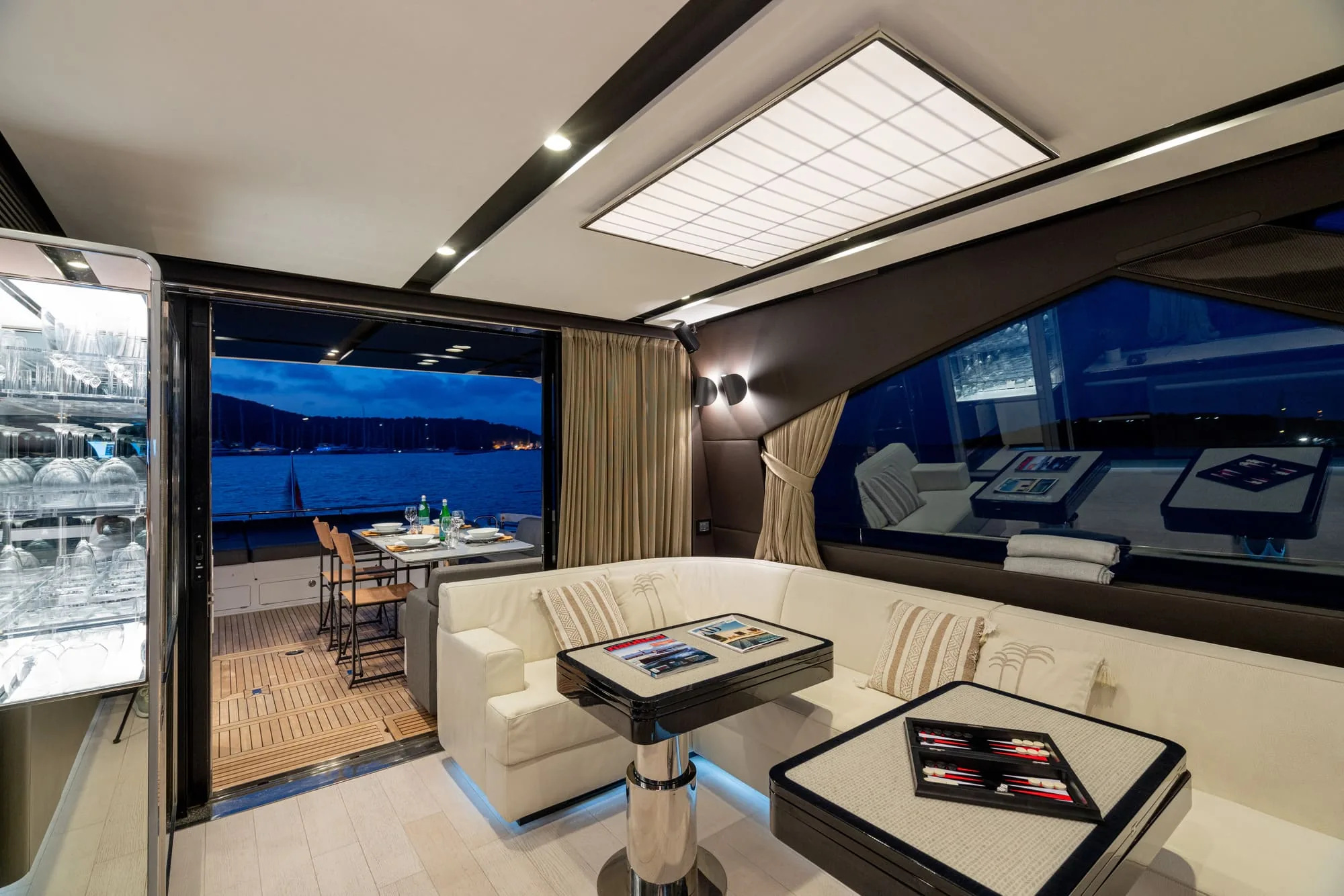 MANARA I - photo 12 yacht charter Cannes