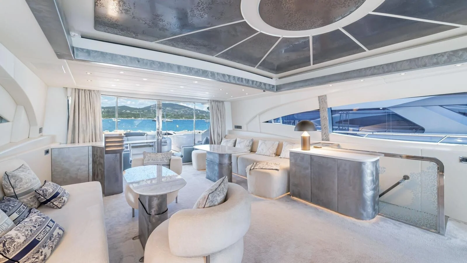 Mangusta 108 - photo 10 yacht charter Cannes