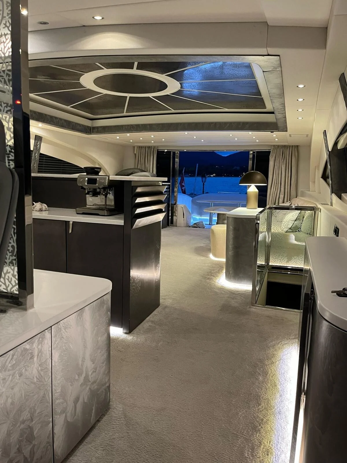 Mangusta 108 - photo 15 yacht charter Cannes