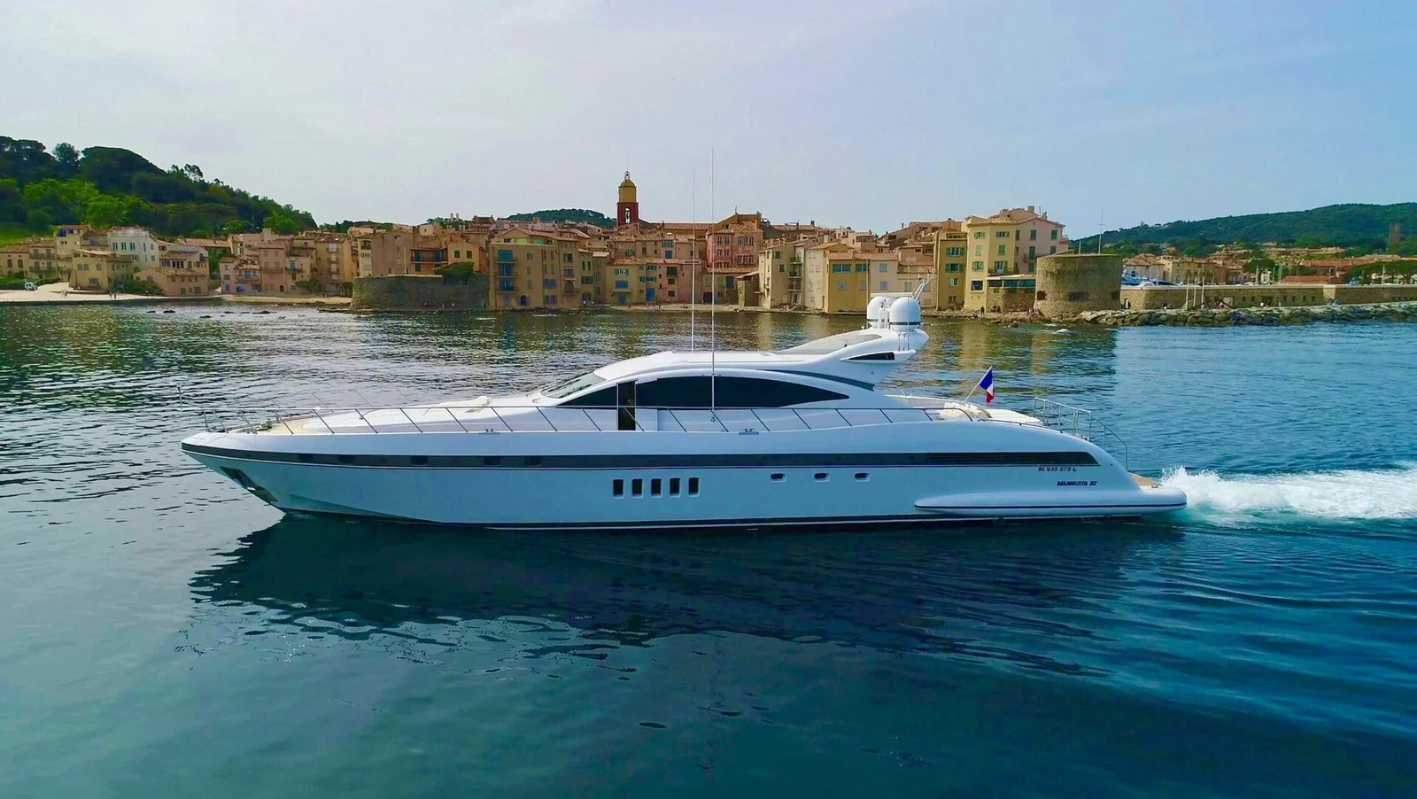 Mangusta 92 - photo 2 yacht charter Cannes