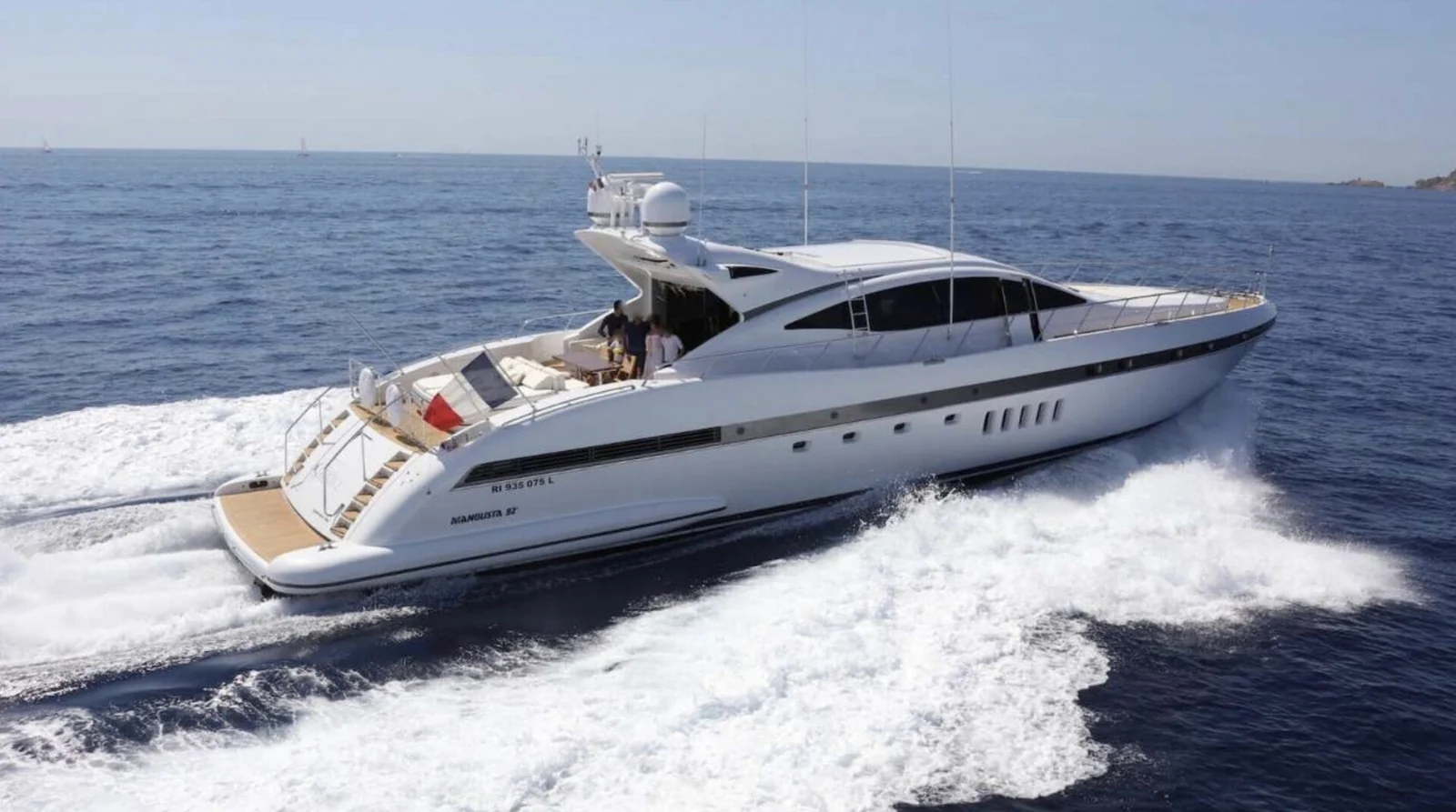 Mangusta 92 - photo 6 yacht charter Cannes
