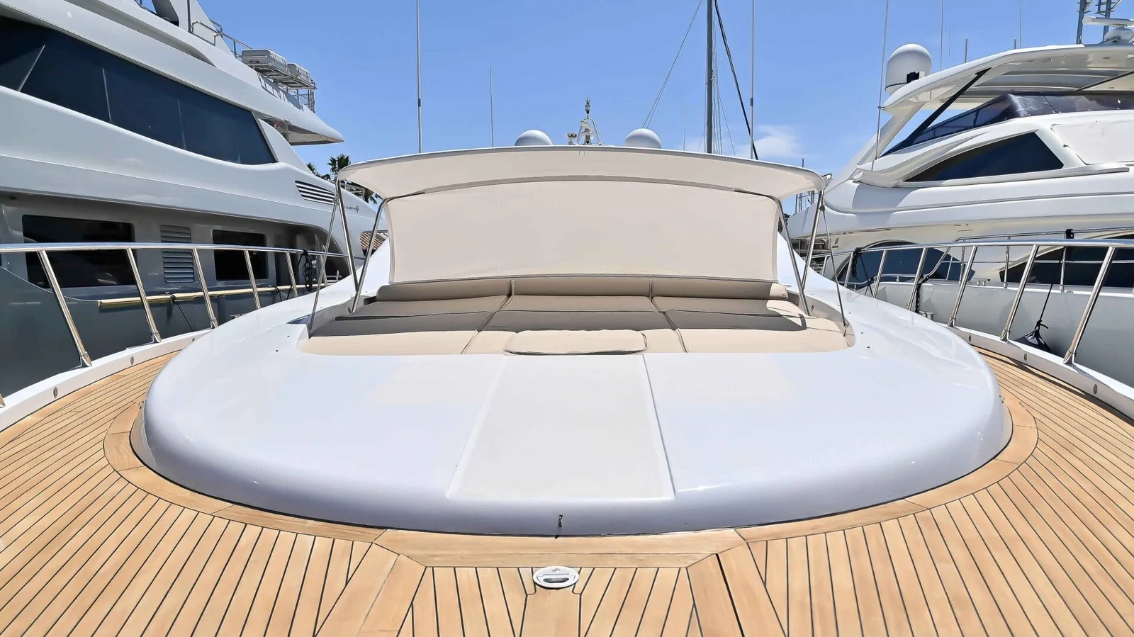 Mangusta 92 - photo 13 yacht charter Cannes