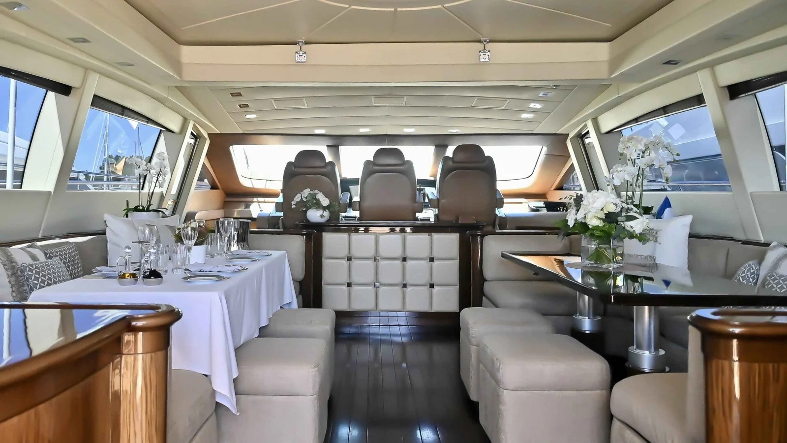 Mangusta 92 - photo 14 yacht charter Cannes