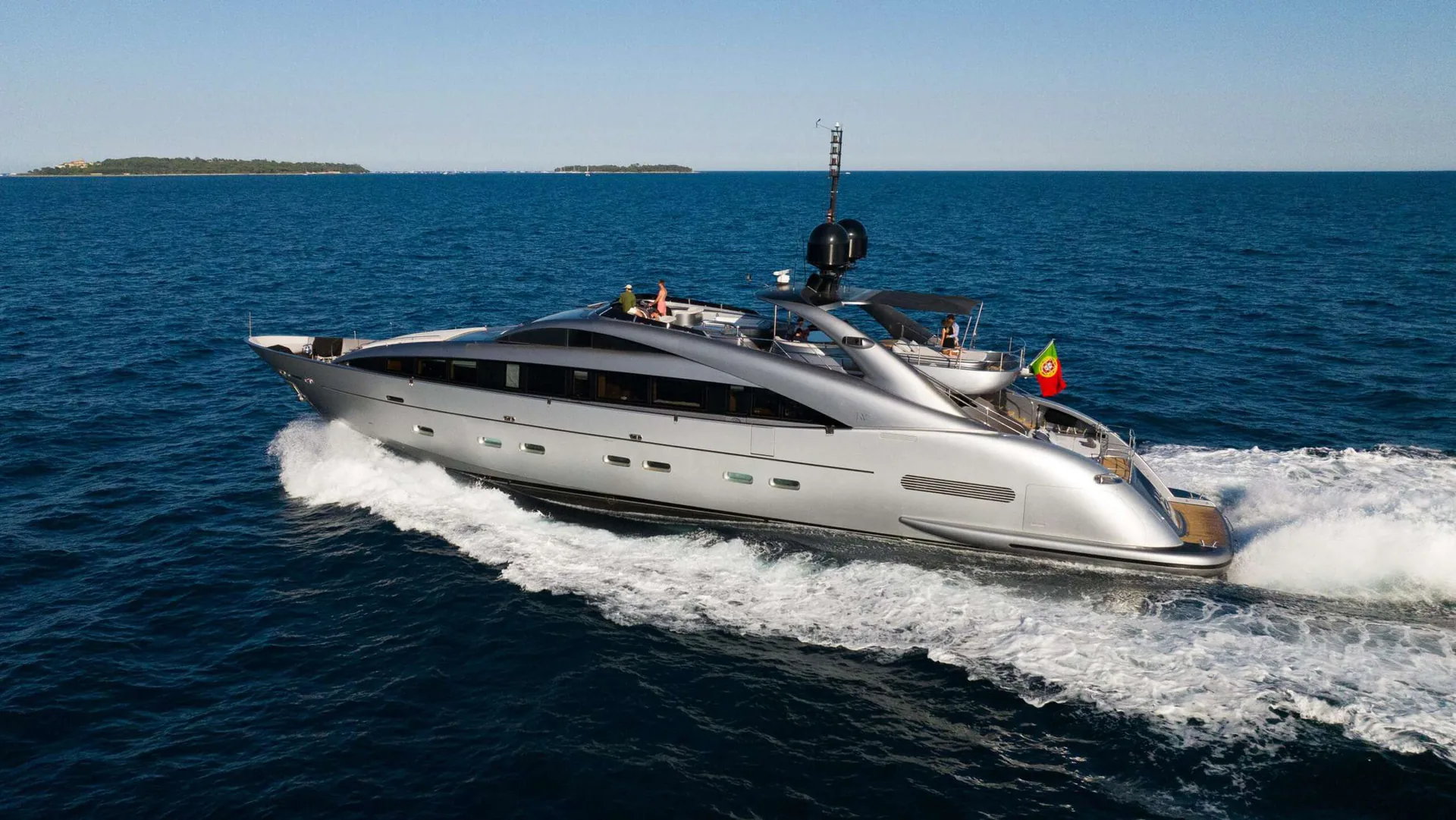 Matsu - photo 3 yacht charter Cannes