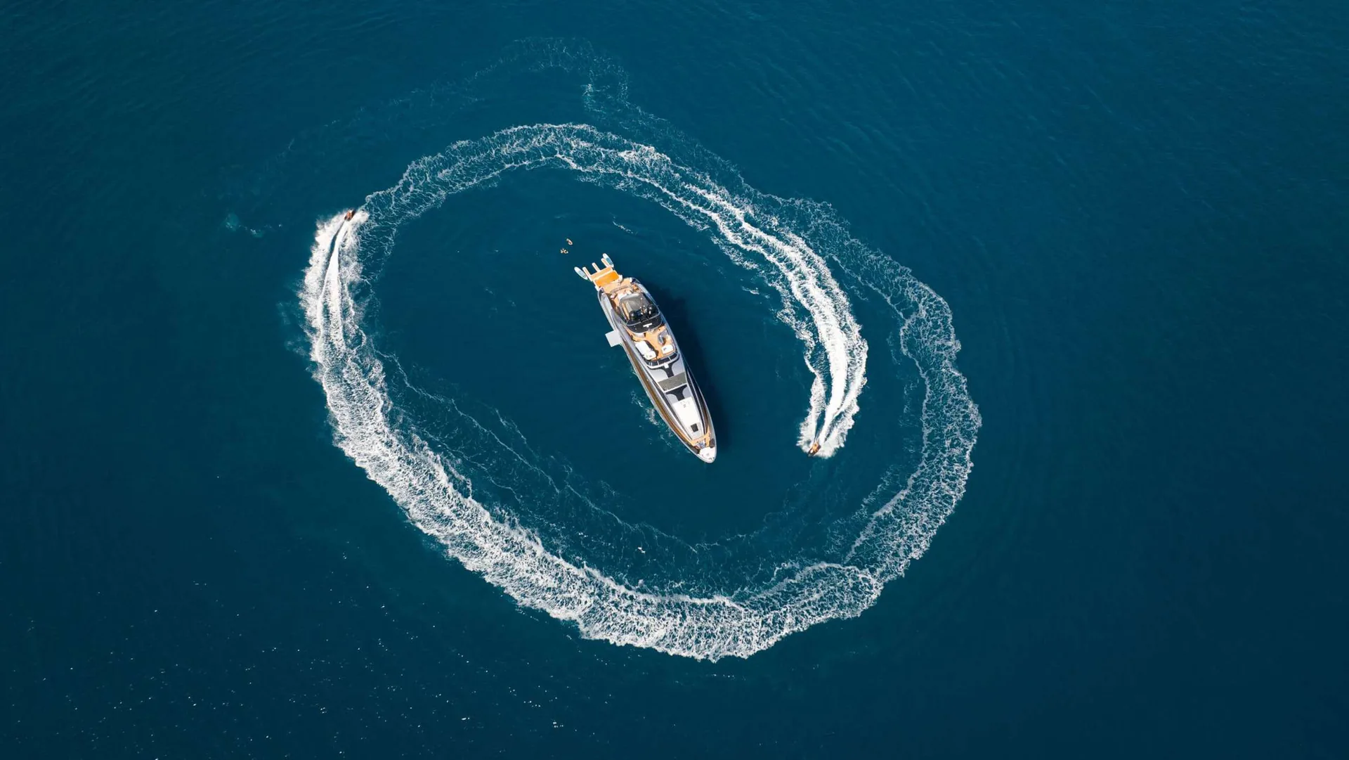 Matsu - photo 6 yacht charter Cannes
