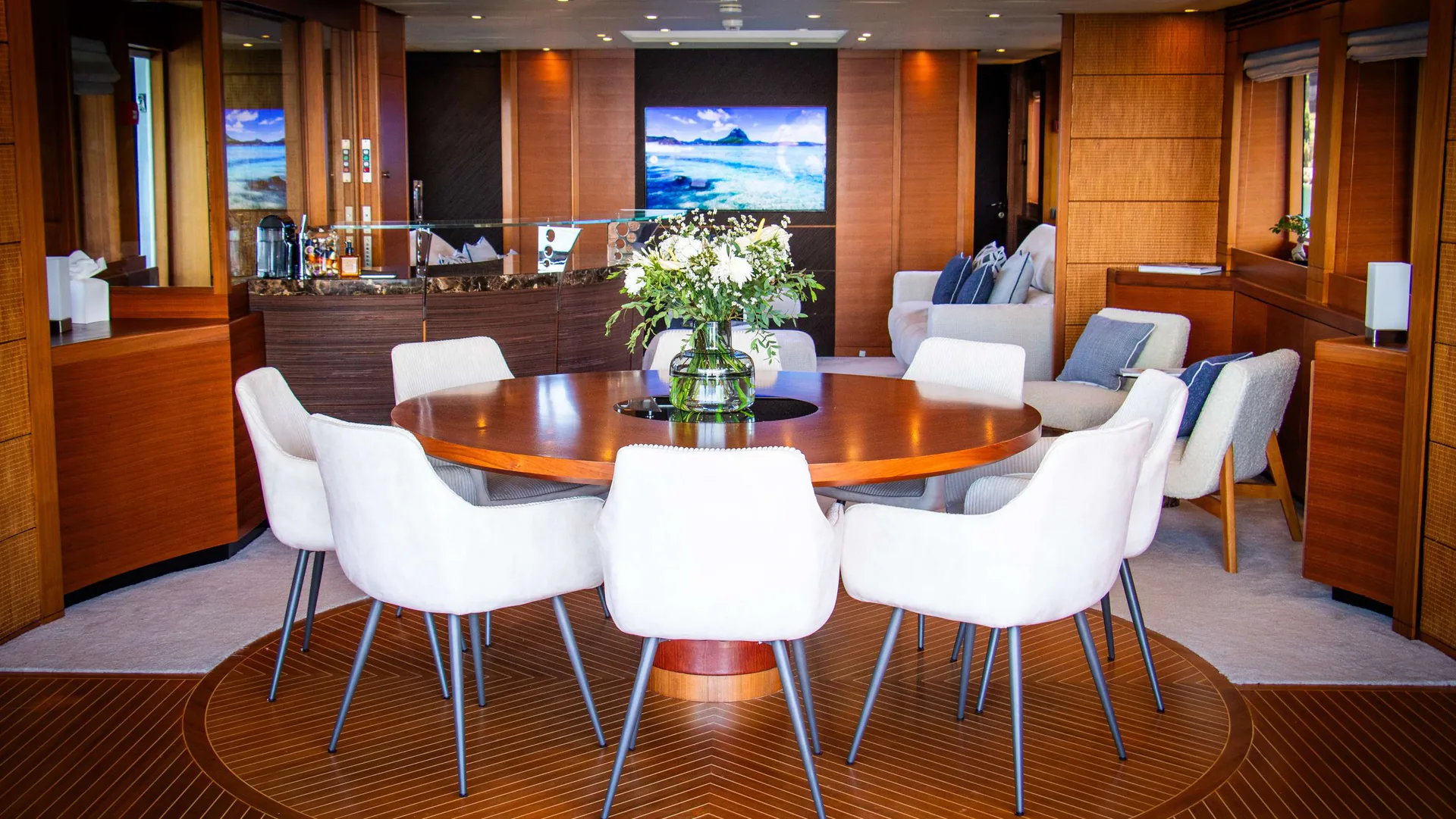 Matsu - photo 16 yacht charter Cannes