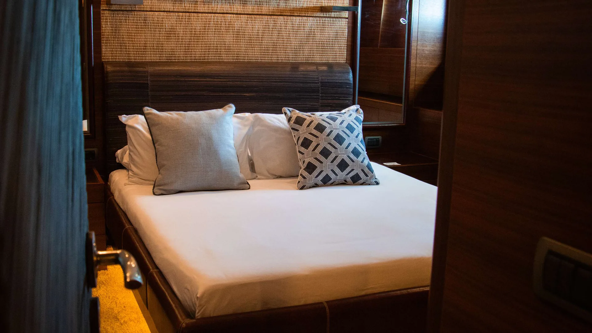 Matsu - photo 22 yacht charter Cannes