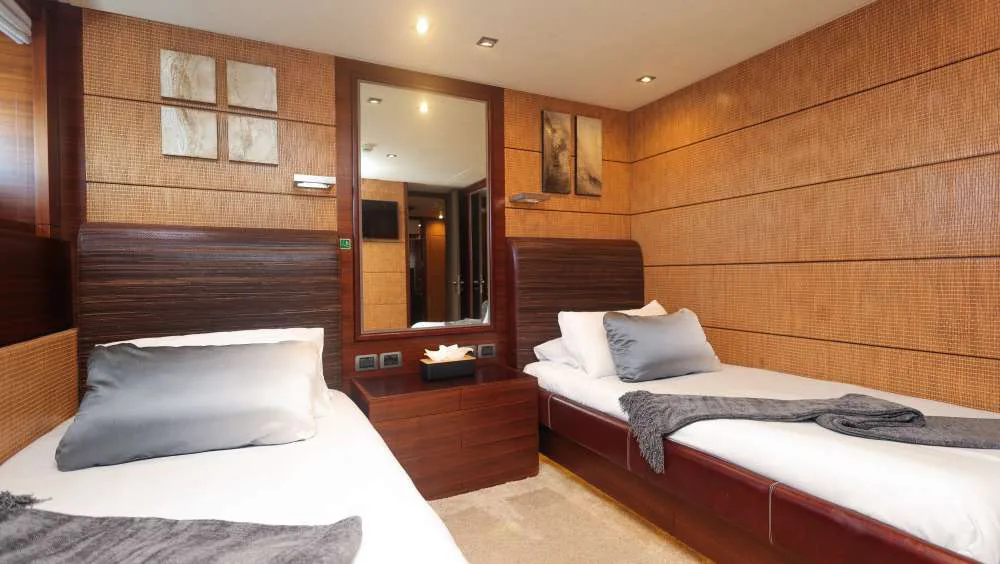 Matsu - photo 27 yacht charter Cannes